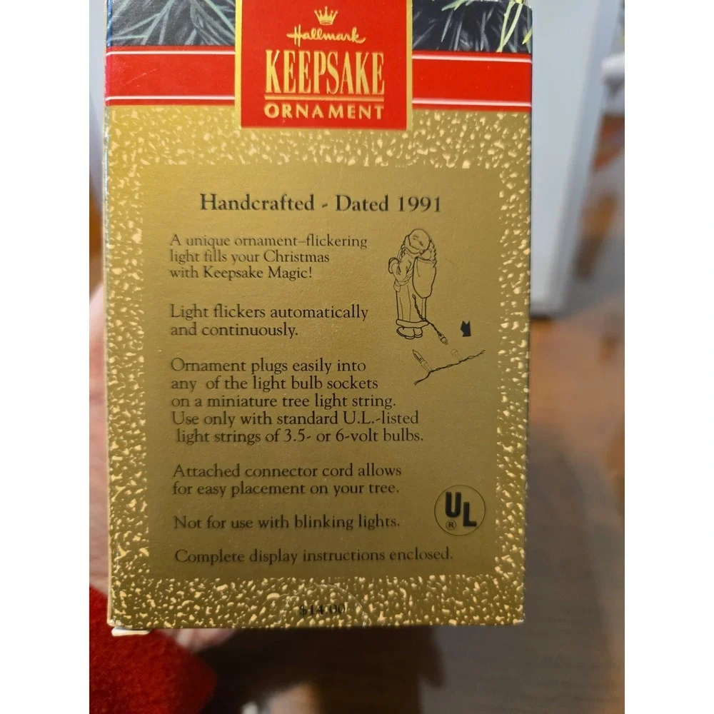 Hallmark 1991 Father Christmas Magic Flickering Light Ornament QLX714-7